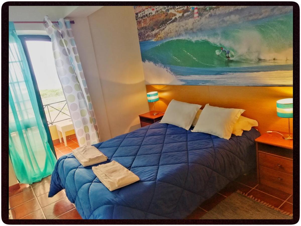 Supertubos Beach Hostel Atouguia Da Baleia Eksteriør bilde