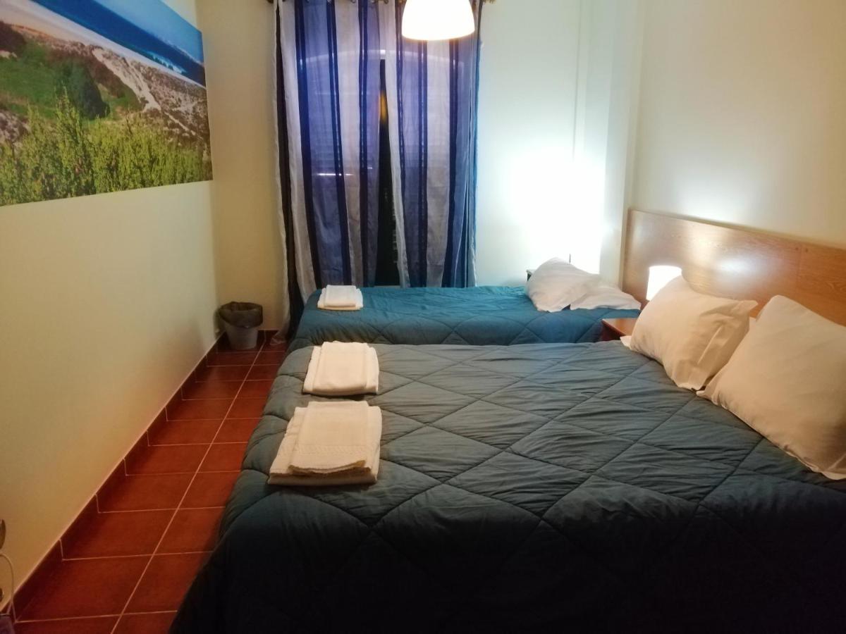 Supertubos Beach Hostel Atouguia Da Baleia Eksteriør bilde
