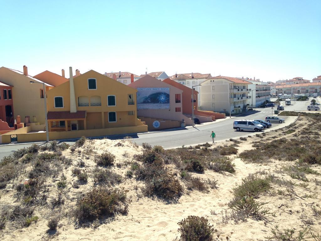 Supertubos Beach Hostel Atouguia Da Baleia Eksteriør bilde