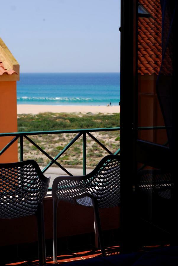 Supertubos Beach Hostel Atouguia Da Baleia Eksteriør bilde